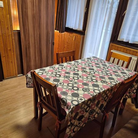 Crystal Sosto Apartman Nyiregyhaza Bagian luar foto