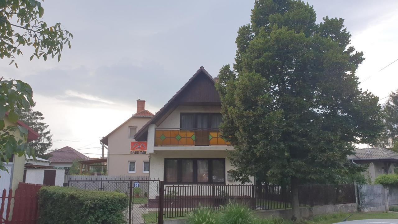 Crystal Sosto Apartman Nyiregyhaza Bagian luar foto