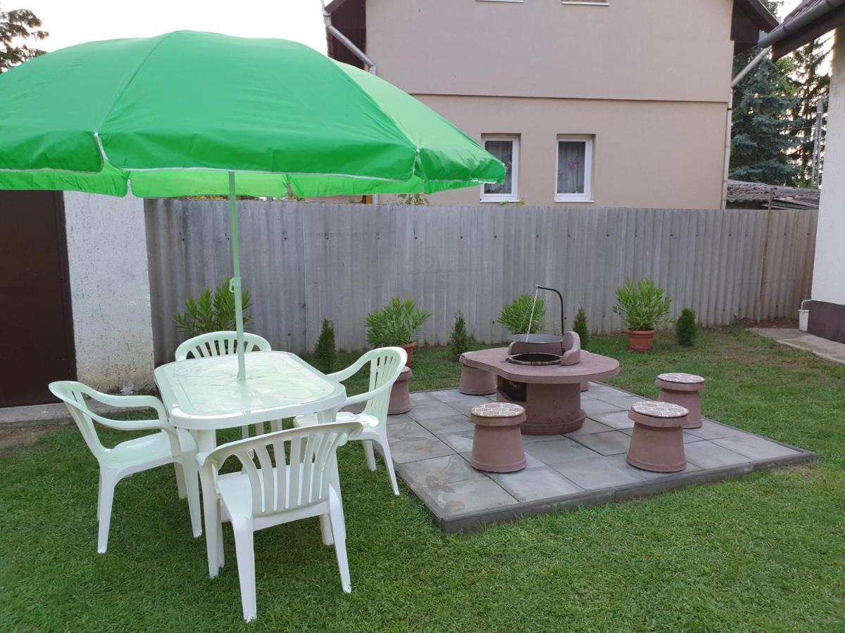 Crystal Sosto Apartman Nyiregyhaza Bagian luar foto