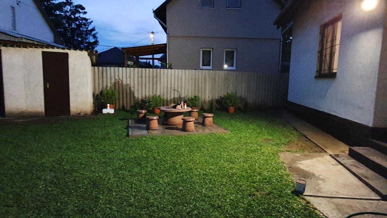 Crystal Sosto Apartman Nyiregyhaza Bagian luar foto