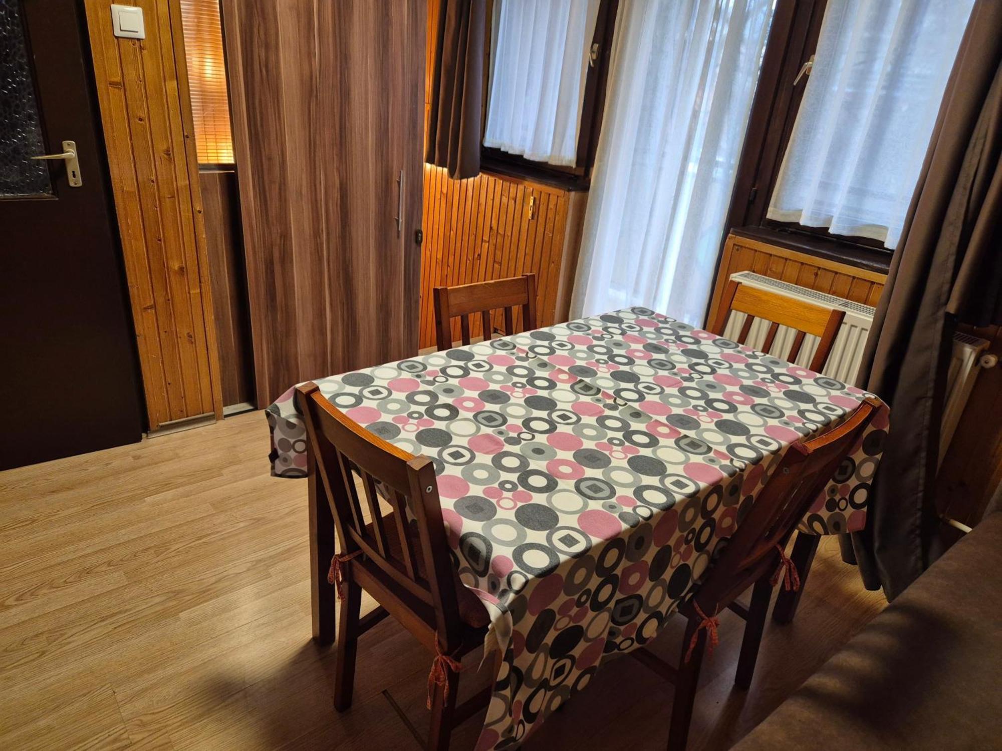 Crystal Sosto Apartman Nyiregyhaza Bagian luar foto