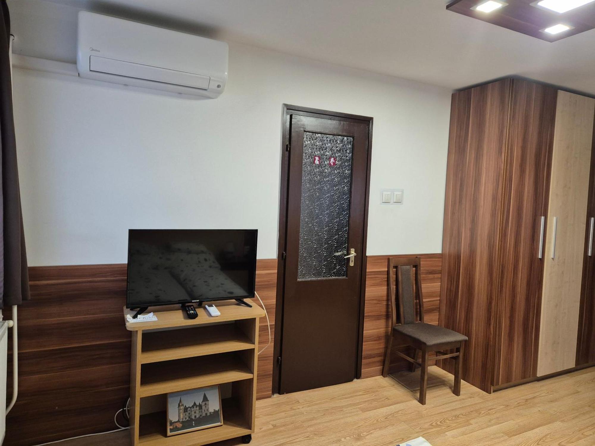 Crystal Sosto Apartman Nyiregyhaza Bagian luar foto