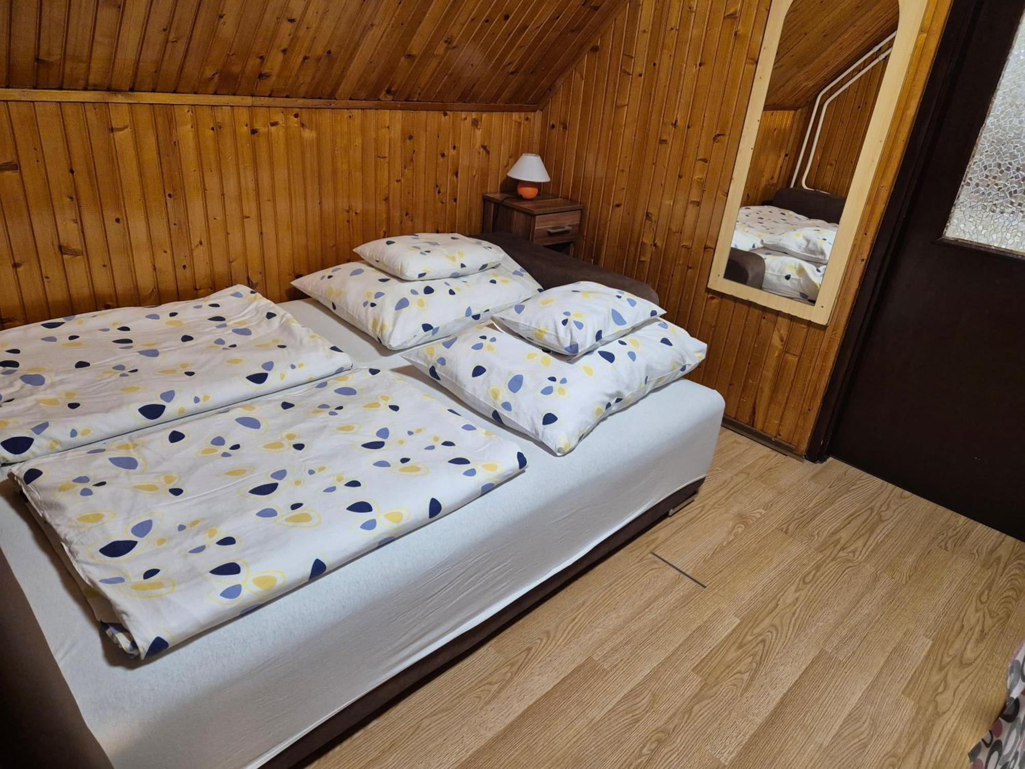 Crystal Sosto Apartman Nyiregyhaza Bagian luar foto
