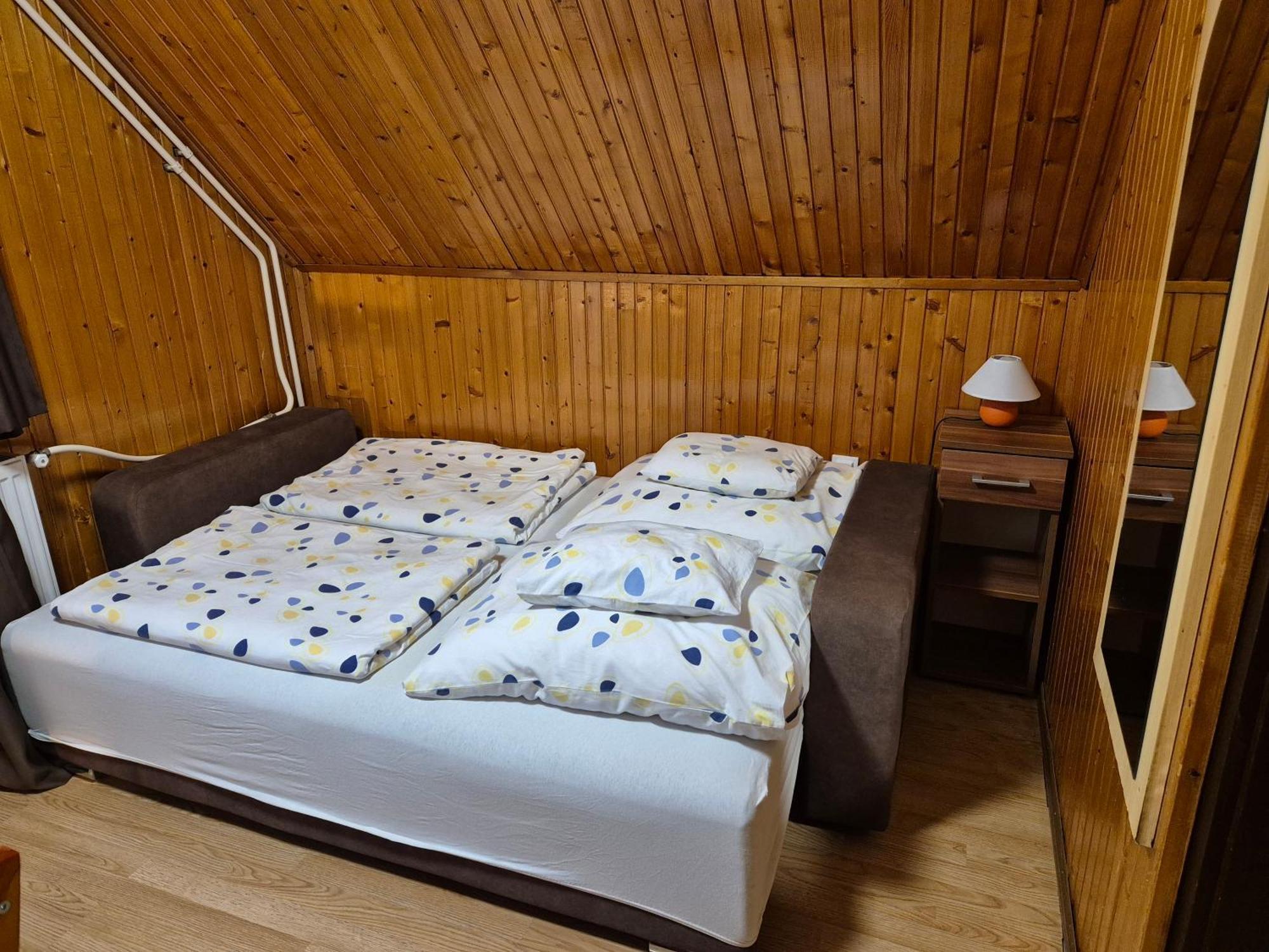 Crystal Sosto Apartman Nyiregyhaza Bagian luar foto