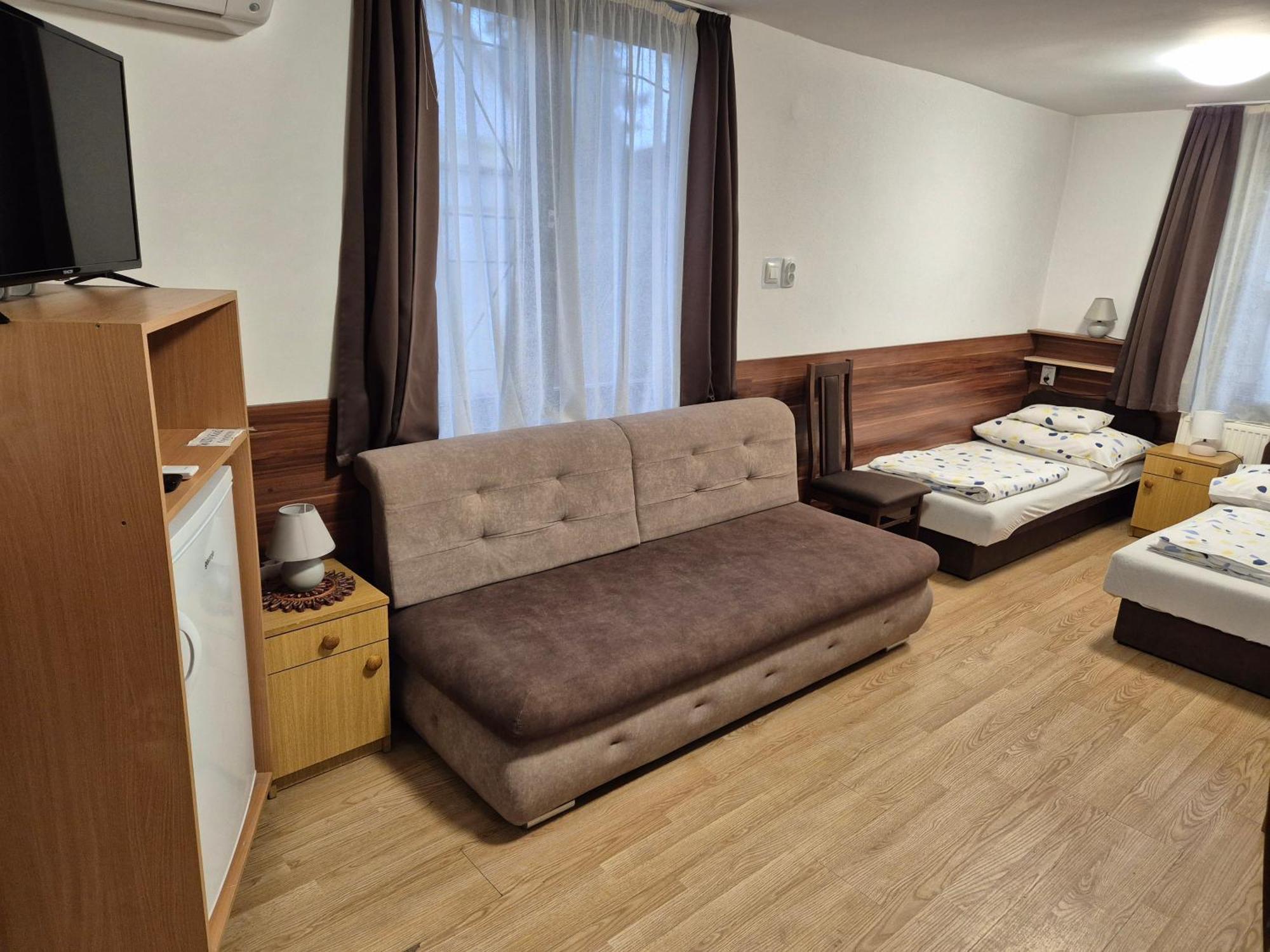 Crystal Sosto Apartman Nyiregyhaza Bagian luar foto